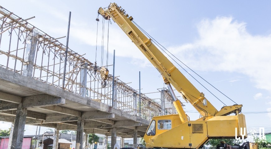 Types of cranes used in construction