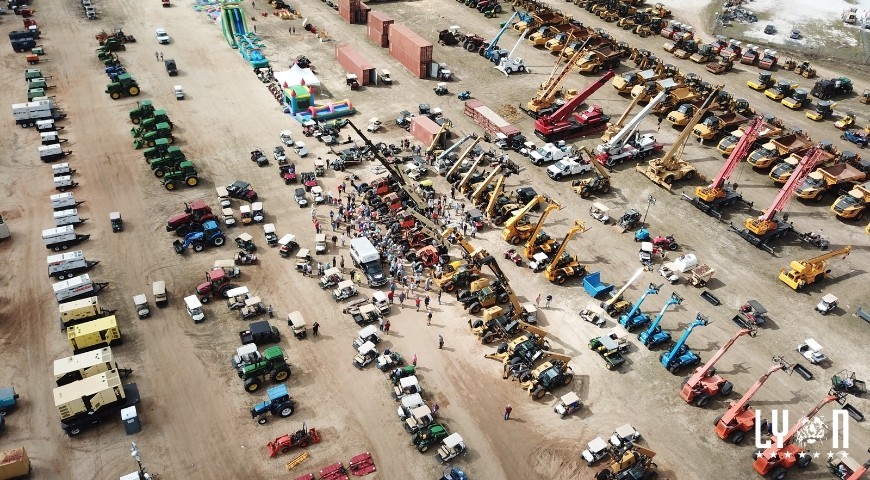 The impact of market trends on heavy equipment auction prices